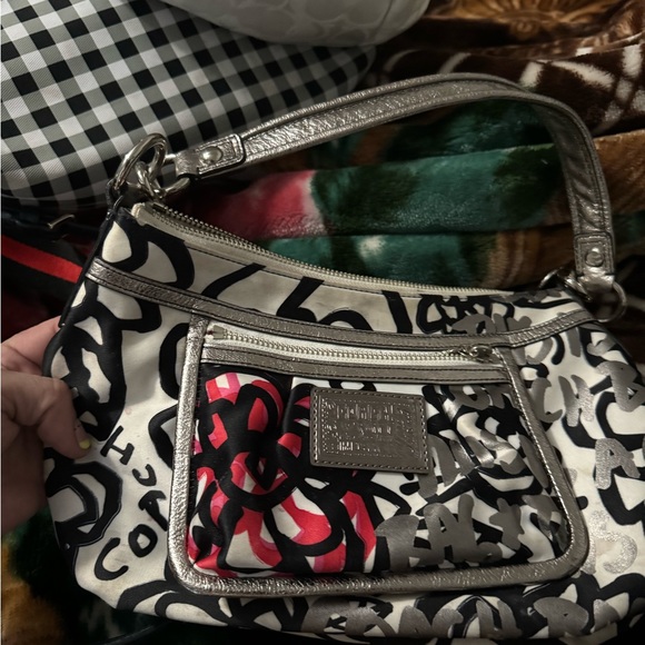 Purses - Picture 2 of 10